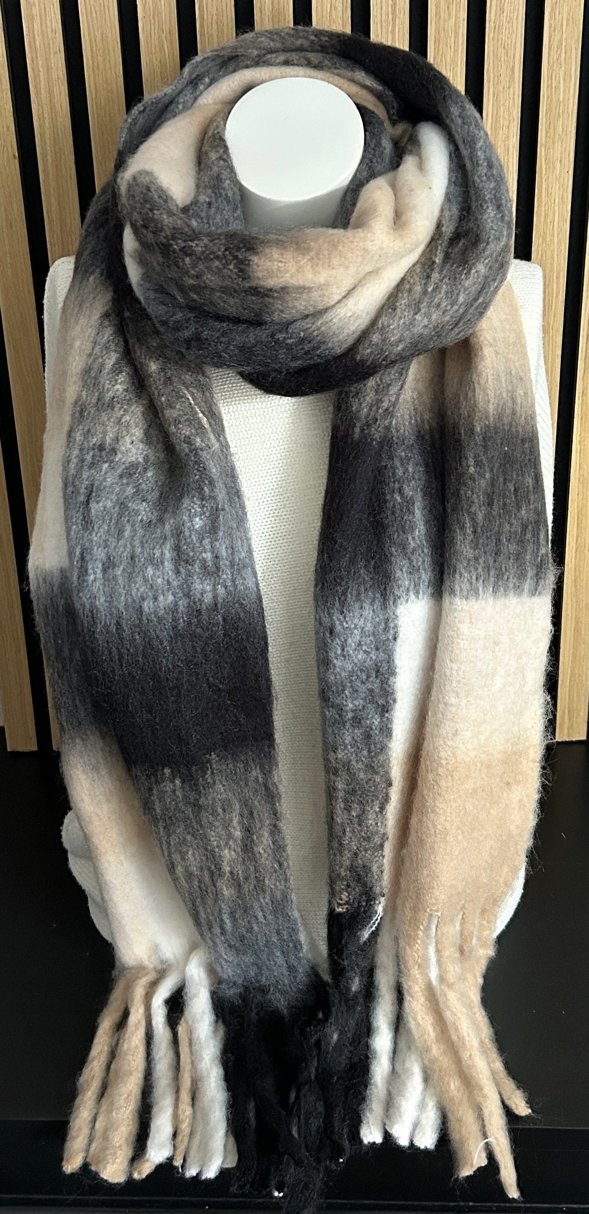 Winter sjaal zwart-grijs-beige