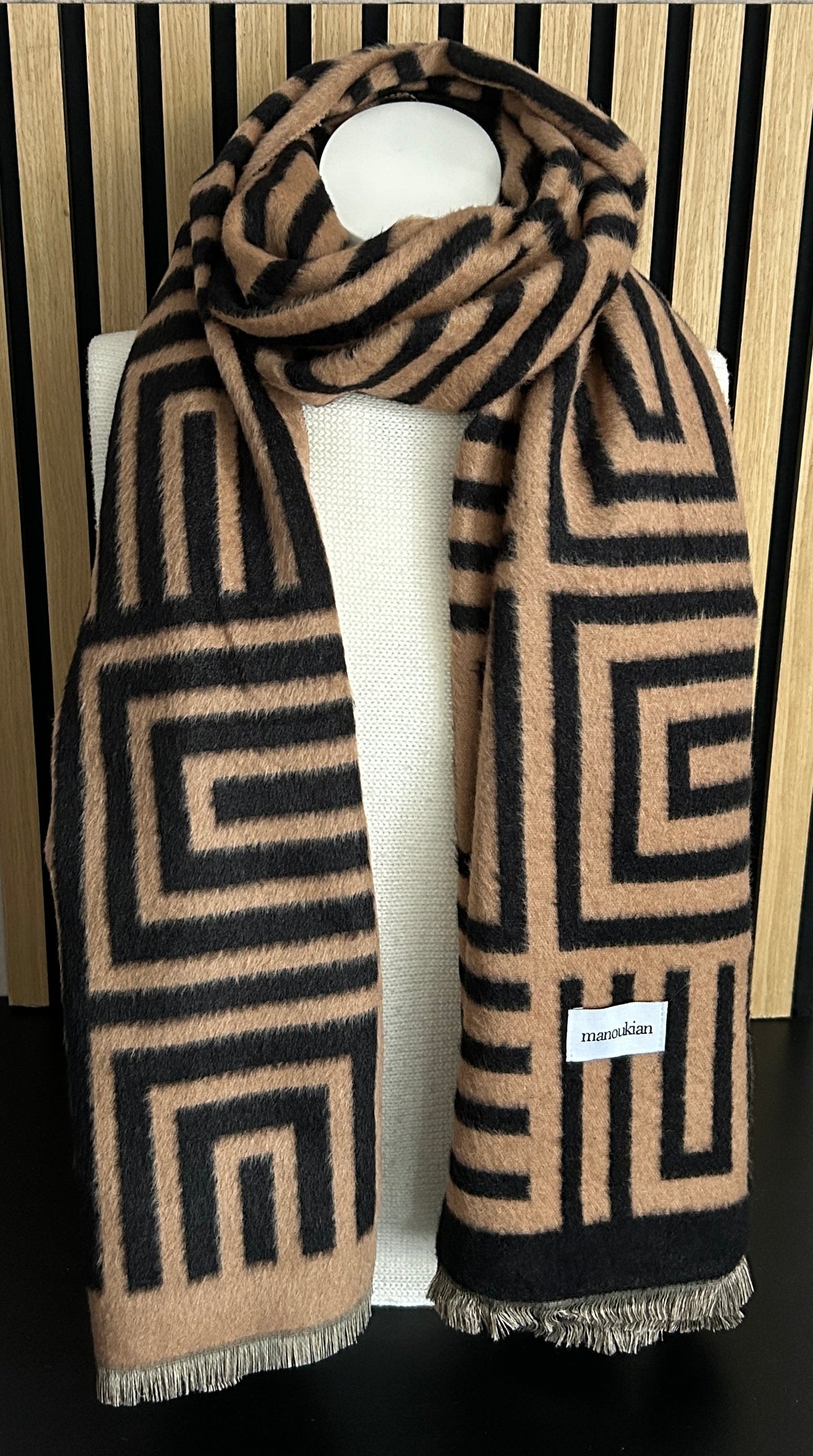 Wintersjaal camel-zwart