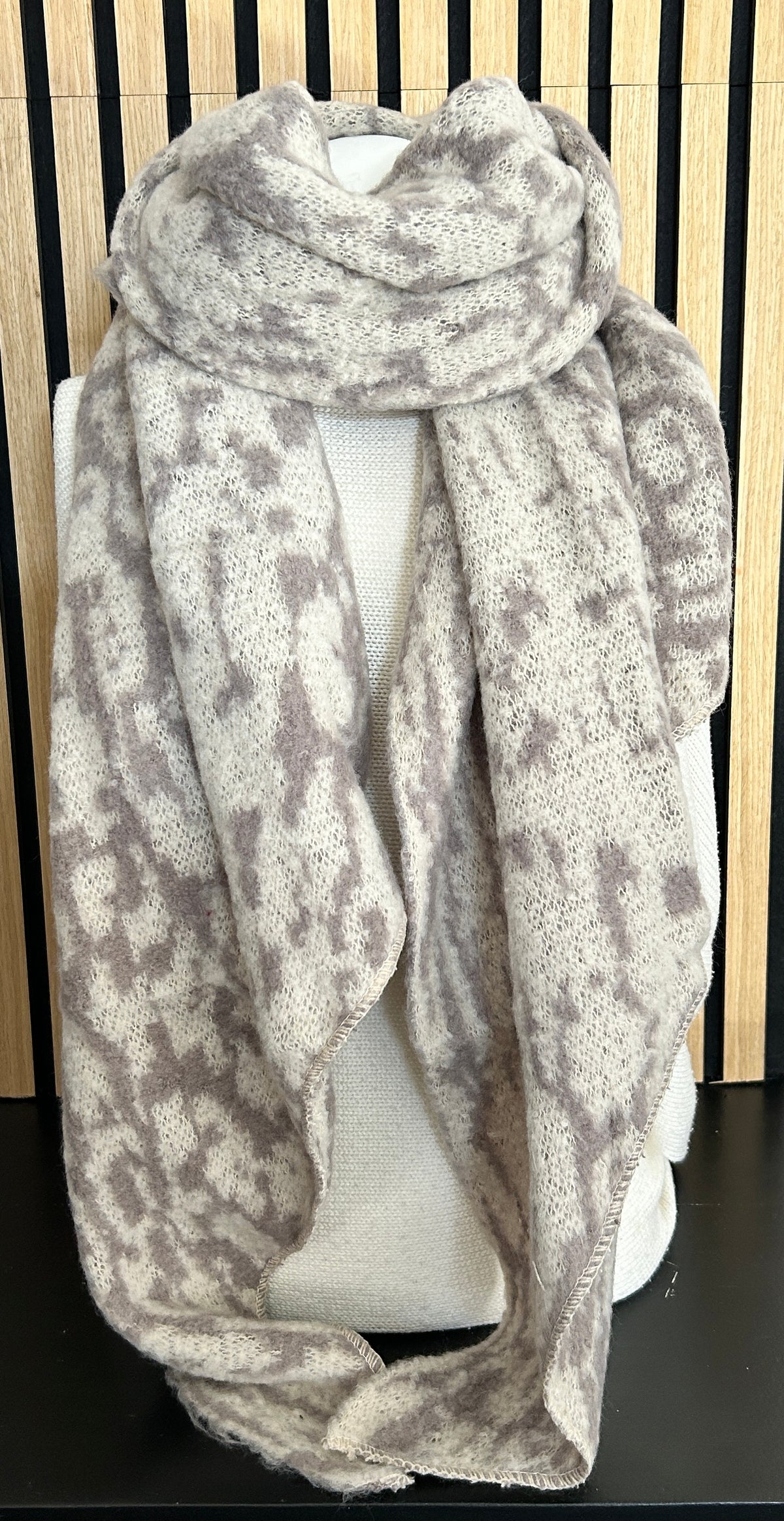 Wintersjaal taupe-creme